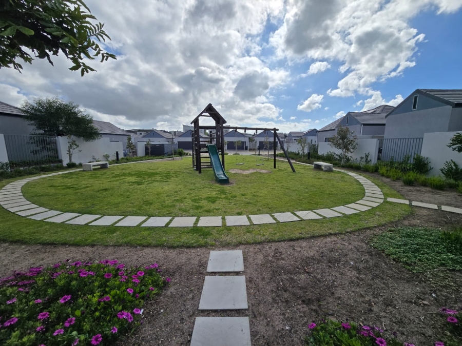 To Let 3 Bedroom Property for Rent in Burgundy Estate Western Cape